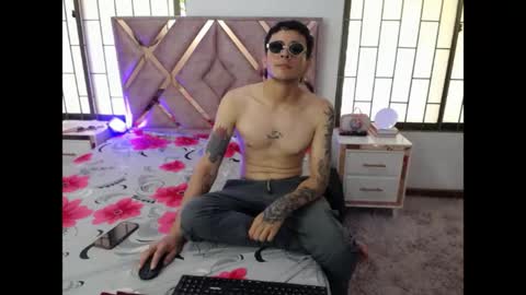 daniel_velez26 online show from 04-30-26, 02:34