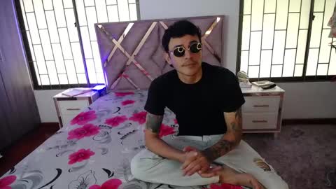 daniel_velez26 online show from 05-12-26, 01:41