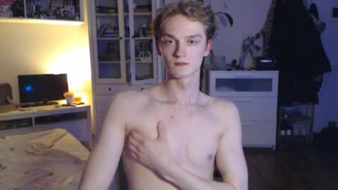 Snapshot of daniel_yumm chatting on 04-09-26, 10:37 Daniel online show from 04-09-26, 10:37