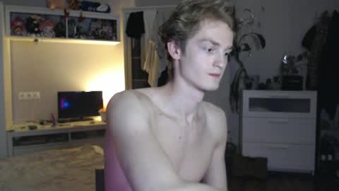 Snapshot of daniel_yumm chatting on 04-15-26, 10:54 Daniel online show from 04-15-26, 10:54