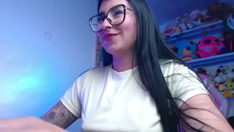 Snapshot of daniela_cute22 chatting on 07-20-26, 01:09 DANIELA online show from 07-20-26, 01:09