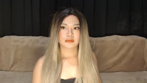 Elodie online show from 12-12-24, 05:59