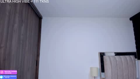  independent model   online show from 09-28-25, 03:45