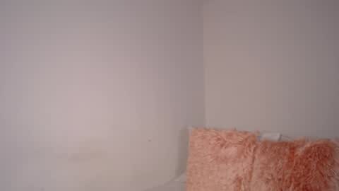 Lucia online show from 12-19-24, 05:18