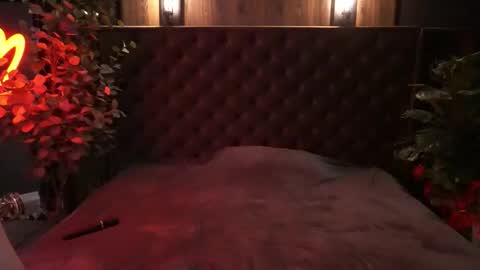 danielareign online show from 03-28-26, 02:05