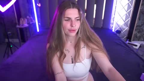 danielareign online show from 06-14-26, 07:05