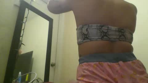 Snapshot of danielatrans662135 chatting on 02-01-25, 06:10 DANIELA online show from 02-01-25, 06:10