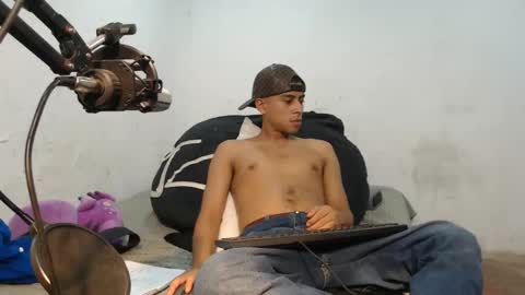 Snapshot of danielitopapii chatting on 12-18-24, 10:57 danielitopapii online show from 12-18-24, 10:57