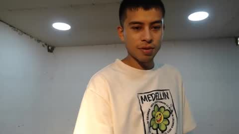 Snapshot of danielitopapii chatting on 12-30-24, 02:51 danielitopapii online show from 12-30-24, 02:51