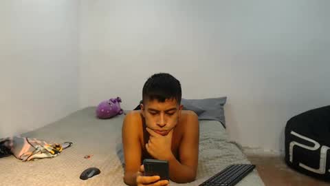 Snapshot of danielitopapii chatting on 02-05-25, 12:53 danielitopapii online show from 02-05-25, 12:53