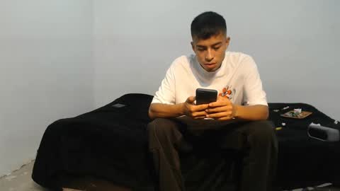 Snapshot of danielitopapii chatting on 02-21-25, 01:33 danielitopapii online show from 02-21-25, 01:33