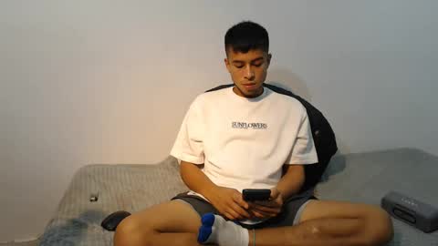 Snapshot of danielitopapii chatting on 02-27-25, 02:10 danielitopapii online show from 02-27-25, 02:10