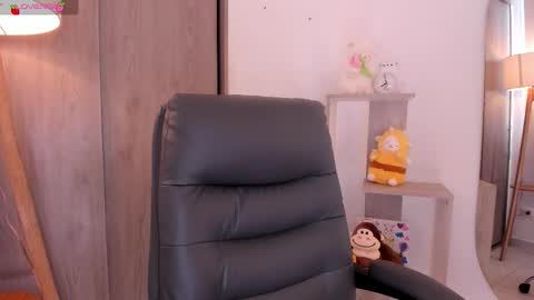 Danielle Rose online show from 10-31-25, 09:05