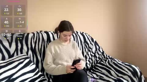 Mia online show from 11-30-25, 07:23