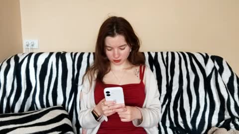 Mia online show from 04-01-26, 06:14