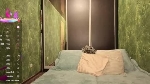 Snapshot of danielocool chatting on 12-15-25, 07:01 DanieloCool online show from 12-15-25, 07:01