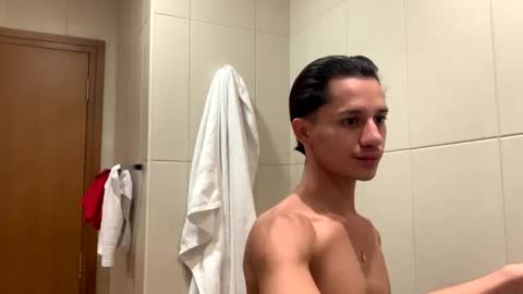 Snapshot of daniels_cruz chatting on 01-06-25, 04:44 Daniels Cruz online show from 01-06-25, 04:44