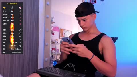Snapshot of daniels_cruz chatting on 03-10-25, 09:18 Daniels Cruz online show from 03-10-25, 09:18