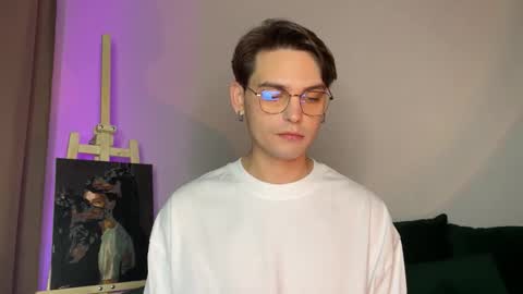 Snapshot of danieltuckerr chatting on 10-17-25, 05:48 danieltuckerr online show from 10-17-25, 05:48