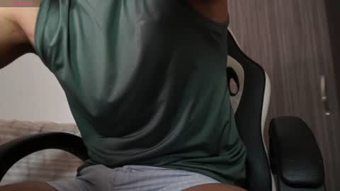 Snapshot of danielvg686413 chatting on 06-27-26, 03:00 Masked online show from 06-27-26, 03:00