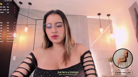 Snapshot of danii_hill chatting on 12-31-24, 04:27 Danii online show from 12-31-24, 04:27