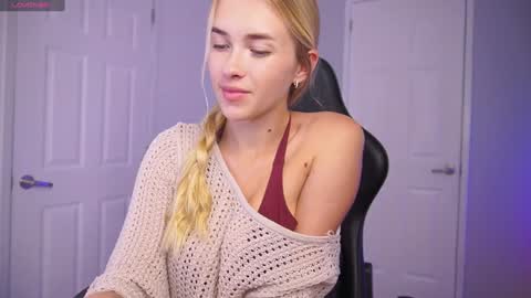 Hi my name is Anna. Please say hello I like to chat with you. If u have request use Tip option .Thank you online show from 01-28-25, 01:50