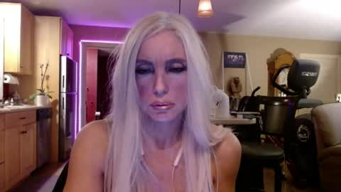 DanikaWhite69 online show from 04-18-26, 12:53