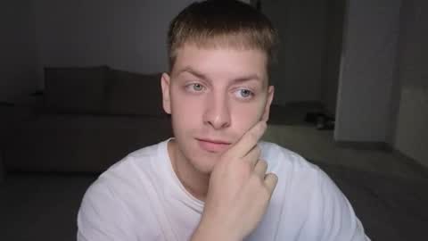 Snapshot of danila_trezzini chatting on 06-25-26, 07:07 danila online show from 06-25-26, 07:07
