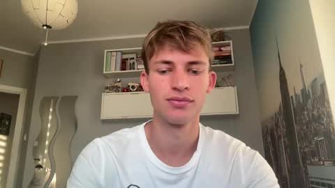 Snapshot of daniosunshine chatting on 01-24-25, 02:19 danio hot online show from 01-24-25, 02:19