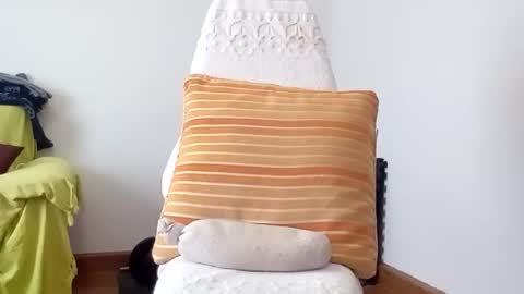 daniroca8 online show from 10-26-25, 02:34