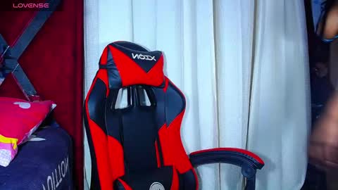 Snapshot of danisabrownn chatting on 10-27-25, 07:18 danisabrownn online show from 10-27-25, 07:18