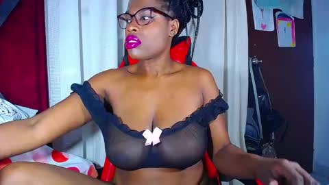 Snapshot of danisabrownn chatting on 11-21-25, 07:12 danisabrownn online show from 11-21-25, 07:12