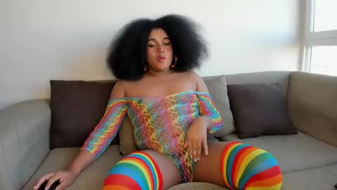 Snapshot of danisweet_ chatting on 05-26-26, 08:27 dani online show from 05-26-26, 08:27
