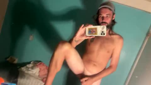 Snapshot of daniszyramaer chatting on 12-24-24, 07:55 ZyRaMaxx online show from 12-24-24, 07:55