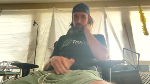 Snapshot of daniszyramaer chatting on 02-04-25, 10:13 ZyRaMaxx online show from 02-04-25, 10:13