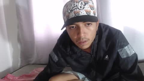 Snapshot of danivoyeur21 chatting on 11-30-25, 02:43 daniel segura online show from 11-30-25, 02:43