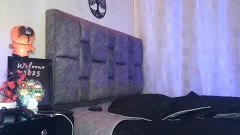 Snapshot of dann_brown chatting on 02-07-25, 08:10 Dann Brown online show from 02-07-25, 08:10