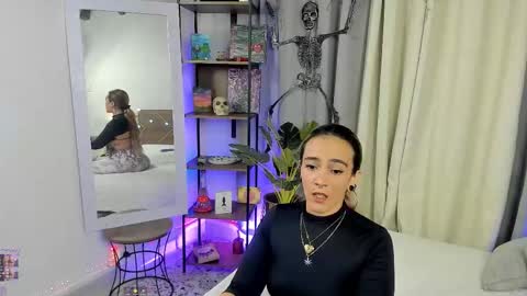 Snapshot of danna__castle chatting on 10-04-25, 04:54 Dannacastle online show from 10-04-25, 04:54