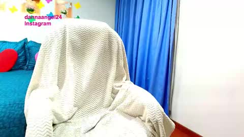 Snapshot of danna_angel chatting on 09-18-25, 11:07 Danna online show from 09-18-25, 11:07