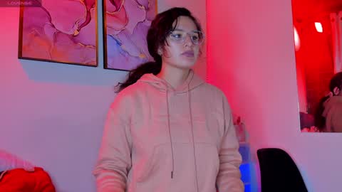 Danna Lovs online show from 12-30-24, 05:23