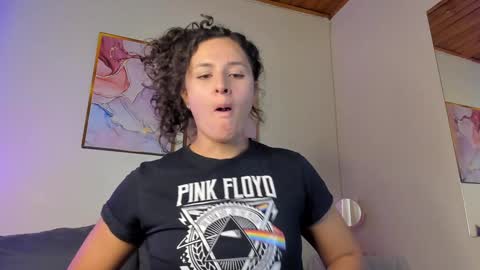 Danna Lovs online show from 01-20-25, 01:11