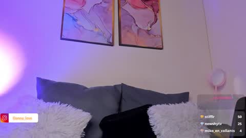 Danna Lovs online show from 01-23-25, 05:21