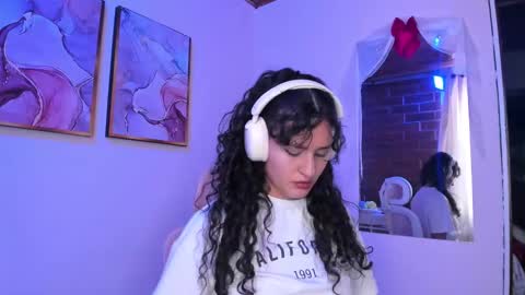 Danna Lovs online show from 02-25-25, 01:06