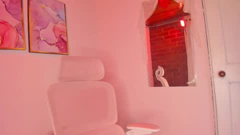 Danna Lovs online show from 02-28-25, 11:25