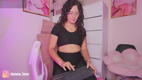 Danna Lovs online show from 10-10-25, 05:34
