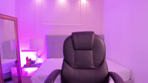 Snapshot of danna_palmeth chatting on 10-18-25, 03:20 danna_palmeth online show from 10-18-25, 03:20