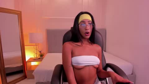 Snapshot of danna_palmeth chatting on 10-23-25, 08:40 danna_palmeth online show from 10-23-25, 08:40