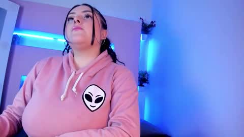 Snapshot of danna_pink__ chatting on 10-31-25, 11:00 DANNA PINK online show from 10-31-25, 11:00