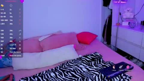 Snapshot of danna_rhodesx chatting on 11-25-25, 07:19 Danna Rhodes online show from 11-25-25, 07:19