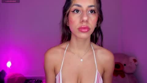 Snapshot of danna_rhodesx chatting on 06-21-26, 04:42 Danna Rhodes online show from 06-21-26, 04:42